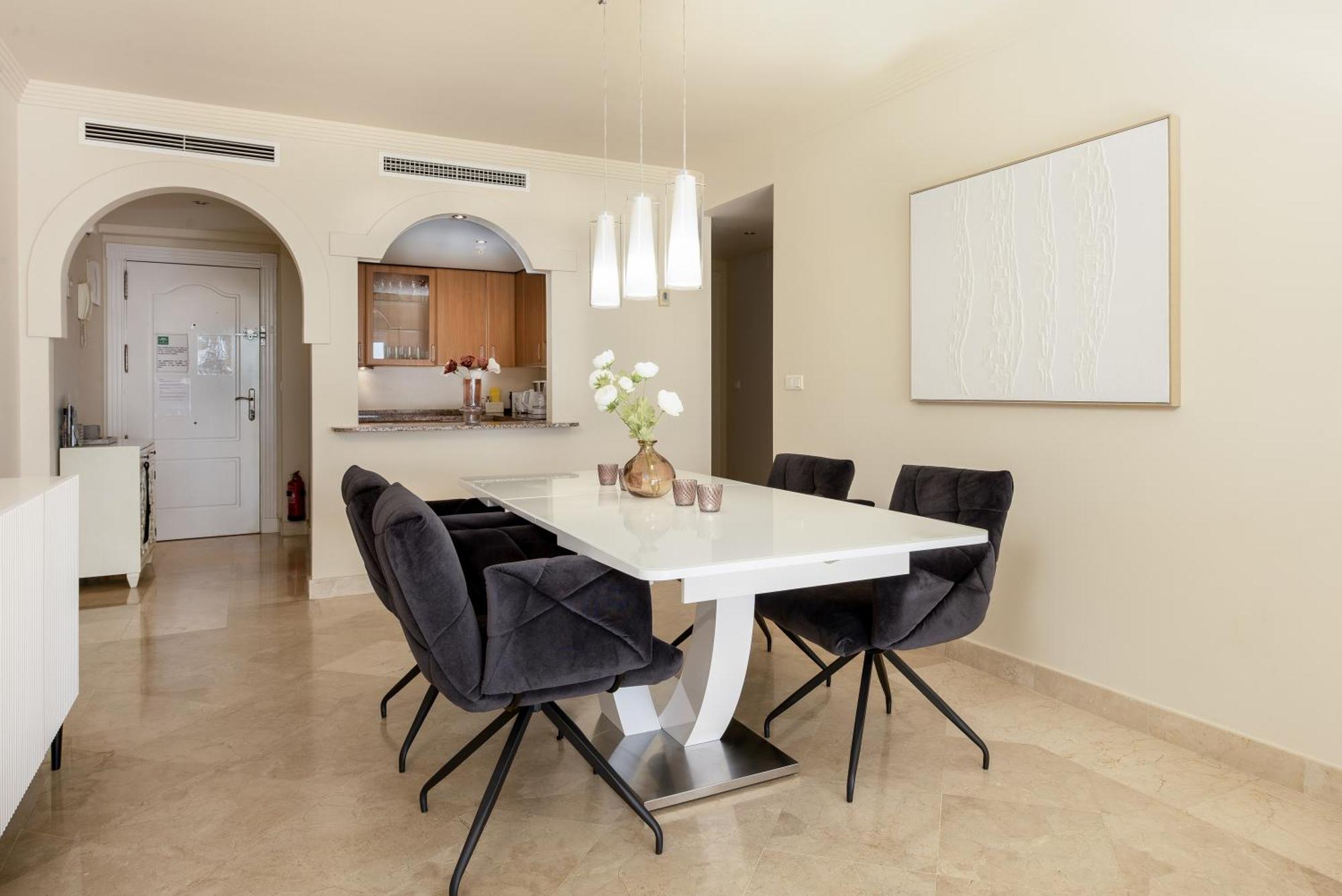 Sinfonia - 2br, Pool Appartement Estepona