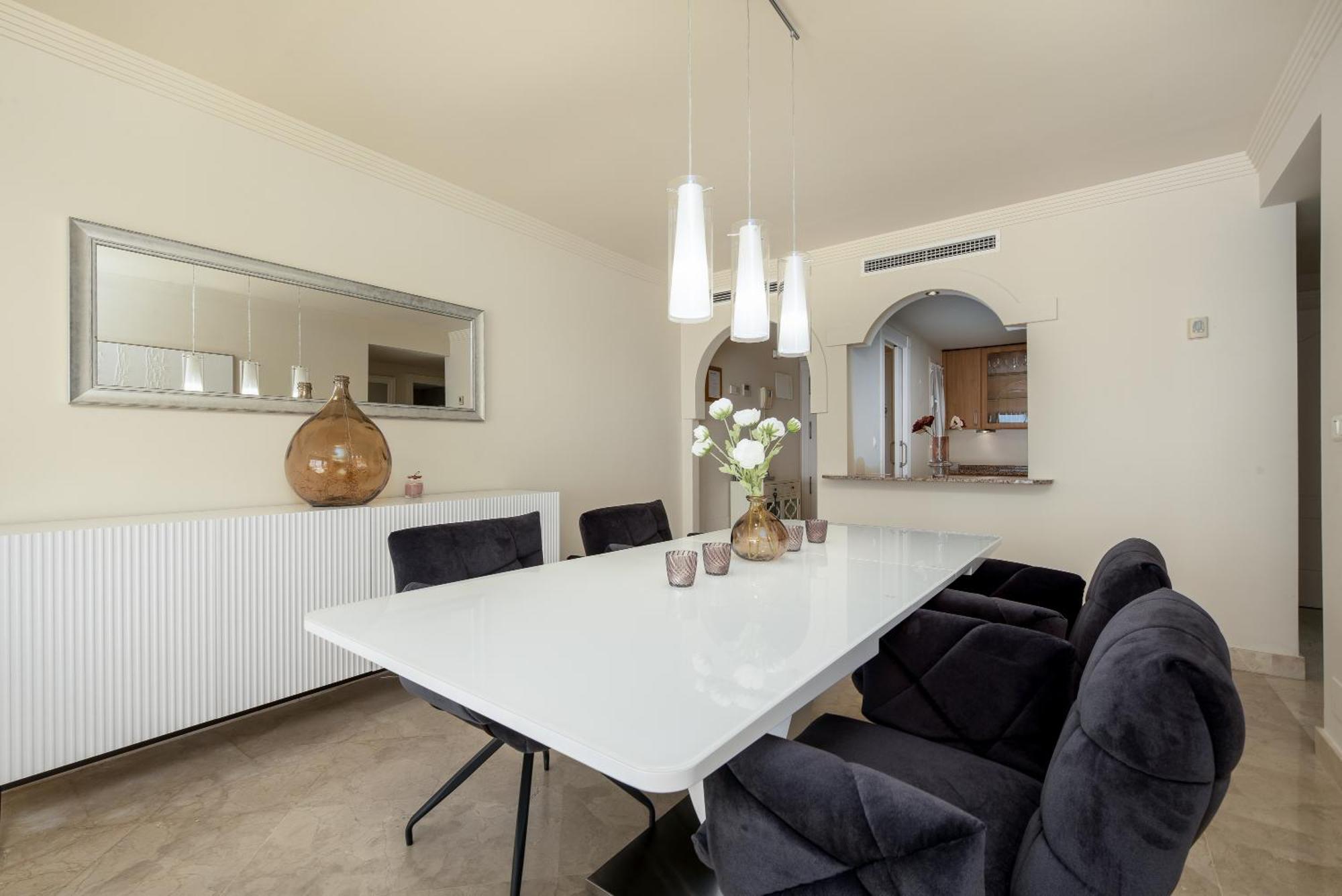 Sinfonia - 2br, Pool Appartement Estepona